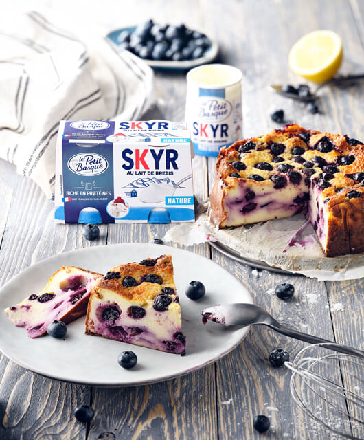 recette au lait de brebis : gâteau au skyr myrtilles et citron